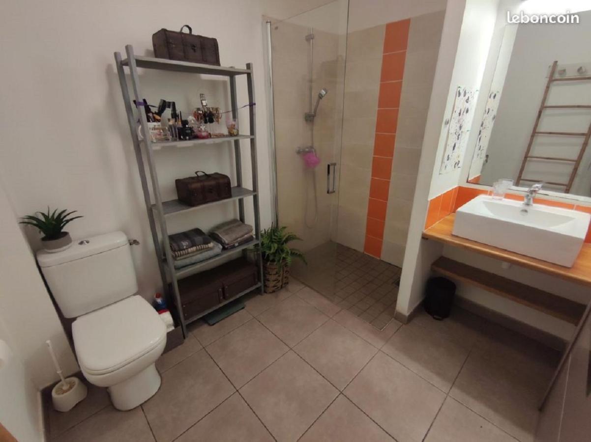 サン・ルLocation Saisonniere Meublee F2 St Leu Face Ocean A 1 Min Plageアパートメント エクステリア 写真